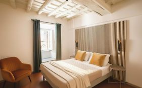 Le Clarisse Pigna Apartment